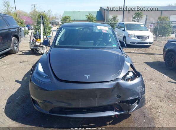 7SAYGAEEXRF020217 2024 TESLA MODEL Y Gray Instrument cluster view