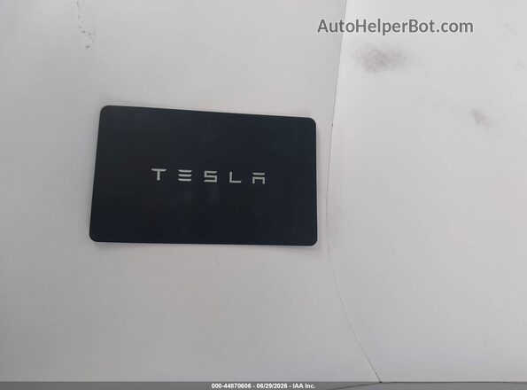 7SAYGAEEXRF075122 2024 TESLA MODEL Y Серый Вид панели приборов
