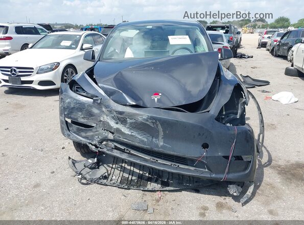 7SAYGAEEXRF075122 2024 TESLA MODEL Y Серый Вид спереди
