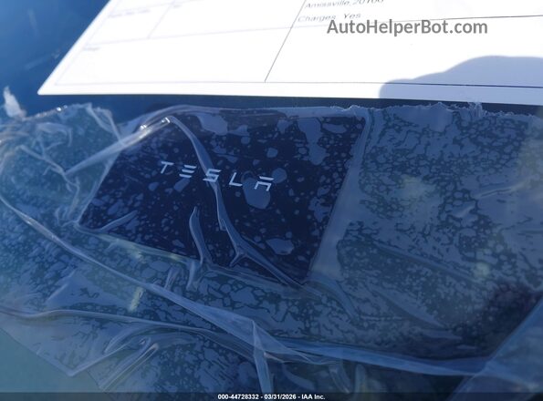 7SAYGDED0TA454949 2026 TESLA MODEL Y Black წინა პანელის ხედი