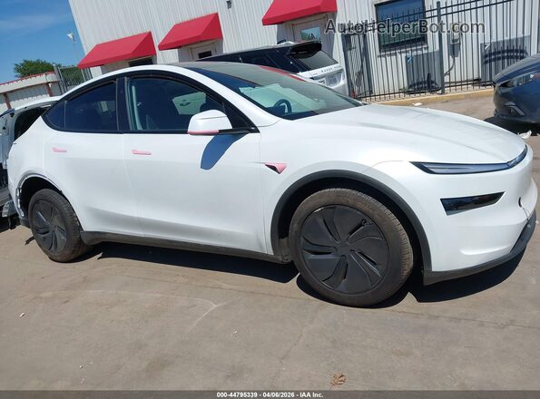 7SAYGDED0TA609063 2026 TESLA MODEL Y Белый Вид задней части салона