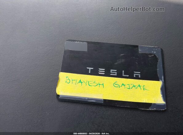7SAYGDED1RF152274 2024 TESLA MODEL Y Black Առջևի վահանակի տեսք
