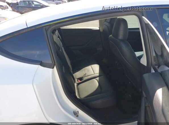 7SAYGDED1RF166854 2024 TESLA MODEL Y Белый 