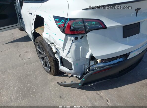 7SAYGDED1RF166854 2024 TESLA MODEL Y Белый 