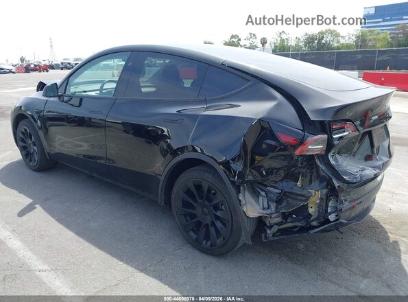 7SAYGDED2RF054631 2024 TESLA MODEL Y Black Հետևի ձախ