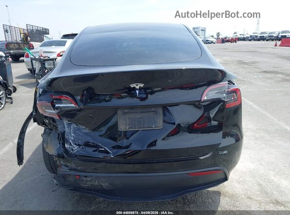 7SAYGDED2RF054631 2024 TESLA MODEL Y Black 
