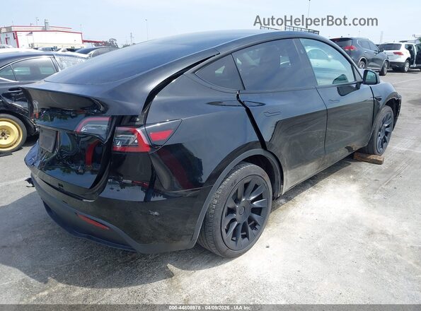7SAYGDED2RF054631 2024 TESLA MODEL Y Black Հետևի աջ
