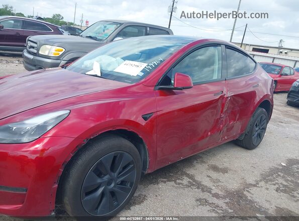 7SAYGDED3RF113881 2024 TESLA MODEL Y Красный Вид задней части салона