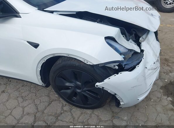 7SAYGDED4RF112514 2024 TESLA MODEL Y White 