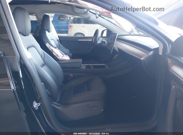 7SAYGDED4SF278571 2025 TESLA MODEL Y Черный Вид салона спереди