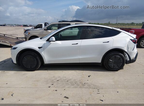 7SAYGDED4TA593109 2026 TESLA MODEL Y White Rear interior view