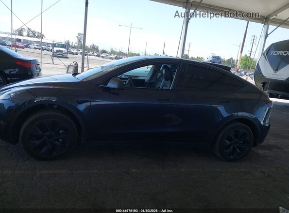 7SAYGDED6RF132764 2024 TESLA MODEL Y Черный Панорамный вид салона 360°
