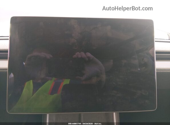 7SAYGDED6TA419607 2026 TESLA MODEL Y Gray 