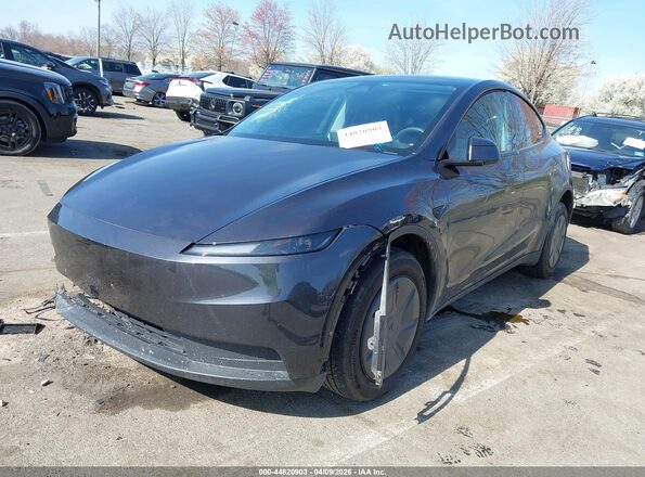 7SAYGDED6TA590597 2026 TESLA MODEL Y Серый Передняя левая четверть