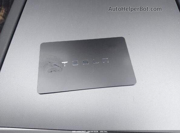 7SAYGDED6TF383372 2026 TESLA MODEL Y Gray Widok deski rozdzielczej