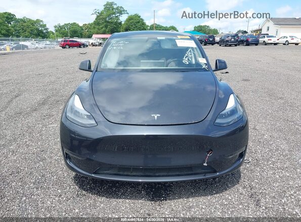 7SAYGDED8RF015297 2024 TESLA MODEL Y Серый Вид панели приборов