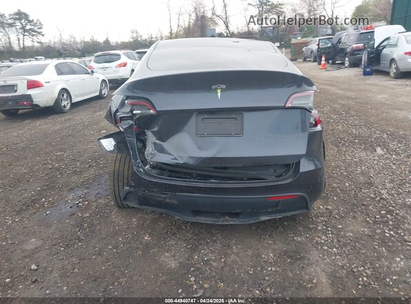 7SAYGDED8SA369646 2025 TESLA MODEL Y Gray 