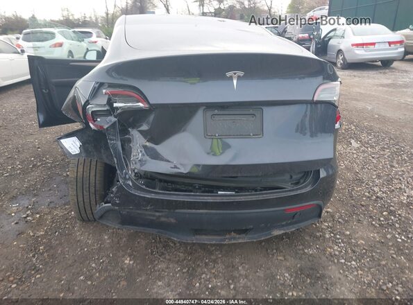 7SAYGDED8SA369646 2025 TESLA MODEL Y Gray 