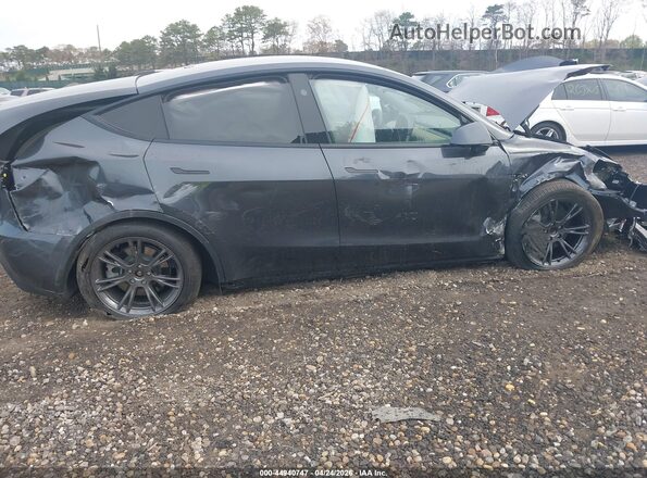 7SAYGDED8SA369646 2025 TESLA MODEL Y Gray 