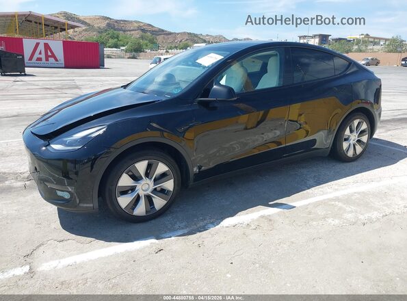 7SAYGDED9RF011422 2024 TESLA MODEL Y Черный Вид задней части салона