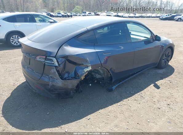 7SAYGDED9RF192702 2024 TESLA MODEL Y Gray 