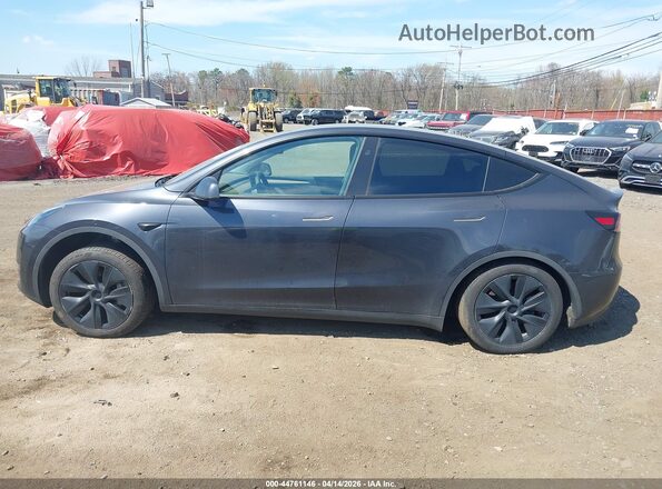 7SAYGDED9RF192702 2024 TESLA MODEL Y Gray 