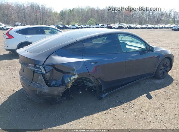 7SAYGDED9RF192702 2024 TESLA MODEL Y Gray 