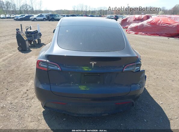7SAYGDED9RF192702 2024 TESLA MODEL Y Gray 
