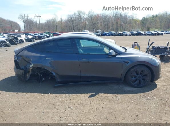 7SAYGDED9RF192702 2024 TESLA MODEL Y Gray 