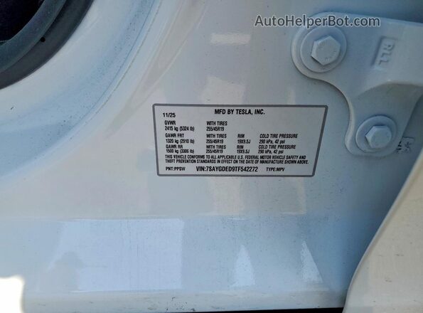 7SAYGDED9TF542272 2026 TESLA MODEL White 360 interior view