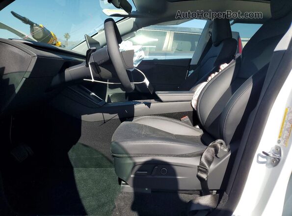 7SAYGDED9TF542272 2026 TESLA MODEL White Front interior view