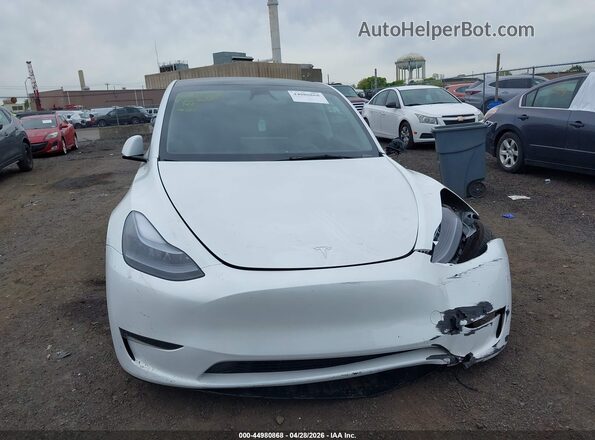 7SAYGDEDXSA374010 2025 TESLA MODEL Y Белый Вид панели приборов