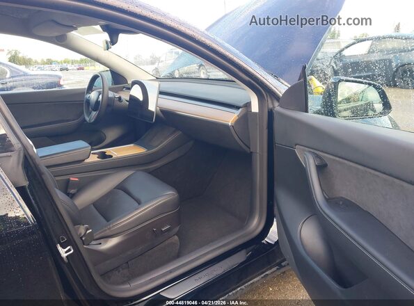 7SAYGDEE0NF449166 2022 TESLA MODEL Y Black Front interior view