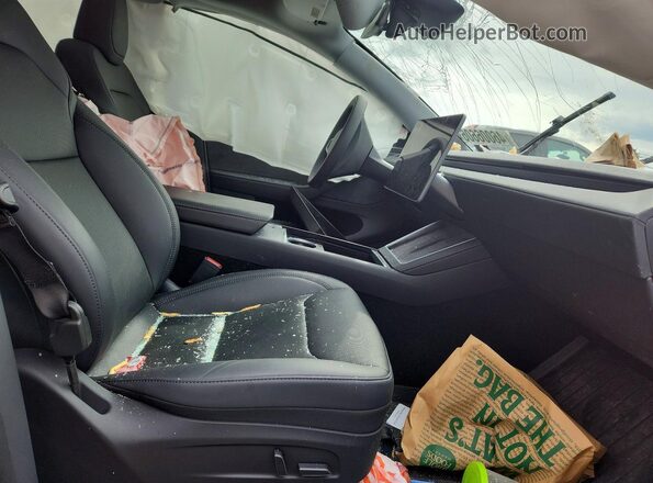 7SAYGDEE0TA458492 2026 TESLA MODEL White Front interior view