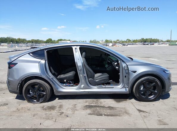 7SAYGDEE0TA590684 2026 TESLA MODEL Y Black 360 interior view