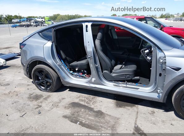 7SAYGDEE0TA590684 2026 TESLA MODEL Y Black Front view