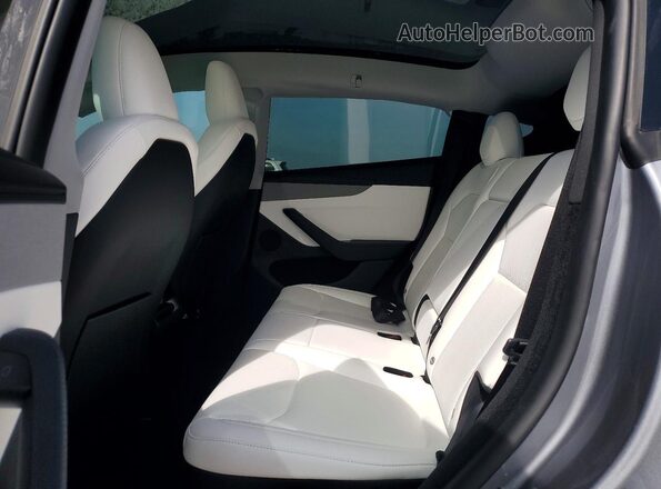 7SAYGDEE0TA615065 2026 TESLA MODEL Gray Rear seats view