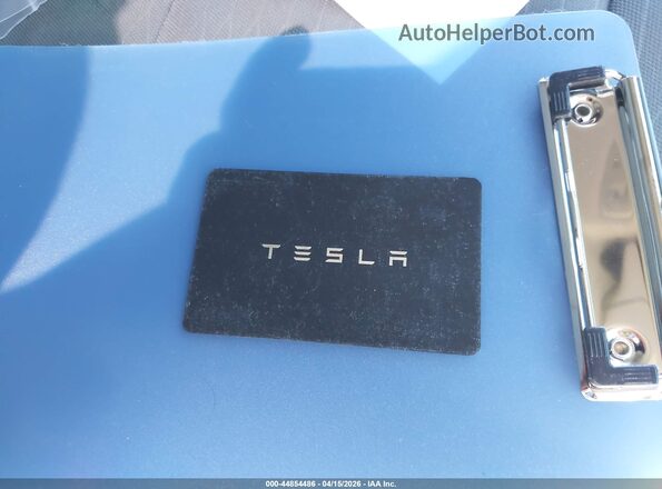 7SAYGDEE0TF369007 2026 TESLA MODEL Y Blue Առջևի վահանակի տեսք
