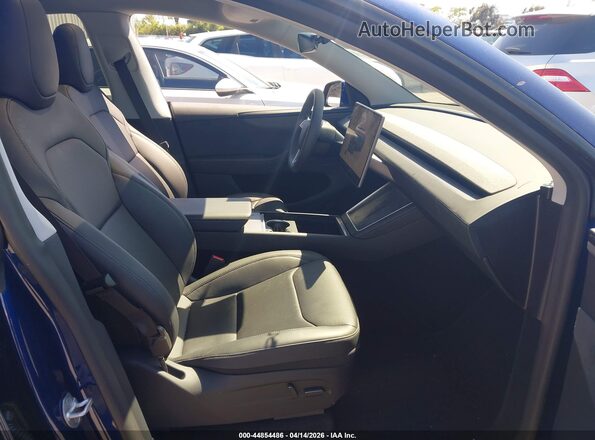 7SAYGDEE0TF369007 2026 TESLA MODEL Y Blue Սալոնի դիմացի տեսք