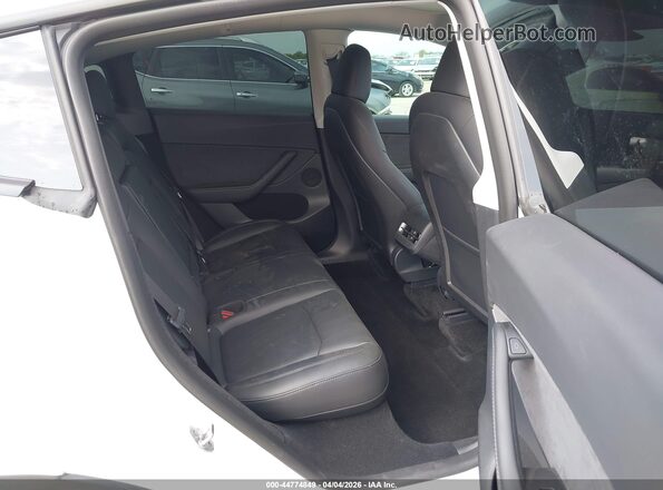 7SAYGDEE1NA011043 2022 TESLA MODEL Y White Вид наклейки з VIN-кодом