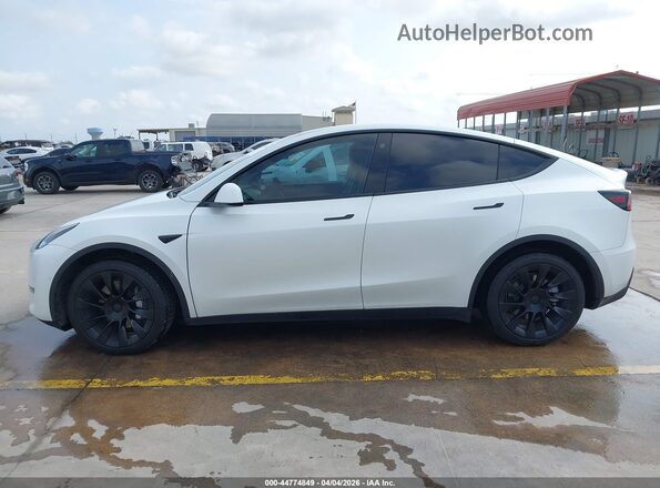 7SAYGDEE1NA011043 2022 TESLA MODEL Y White Вид задньої частини салону