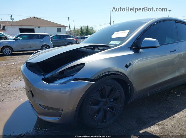 7SAYGDEE1SF297457 2025 TESLA MODEL Y Gray Widok z przodu