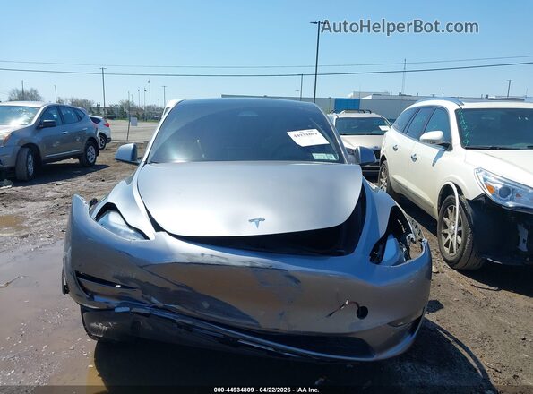 7SAYGDEE1SF297457 2025 TESLA MODEL Y Gray Widok zestawu wskaźników