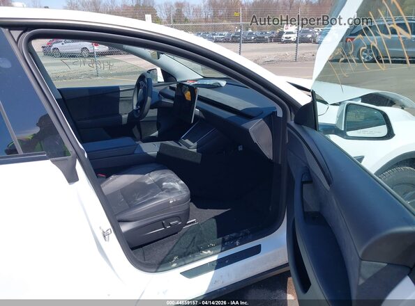 7SAYGDEE1TA378554 2026 TESLA MODEL Y White Սալոնի դիմացի տեսք