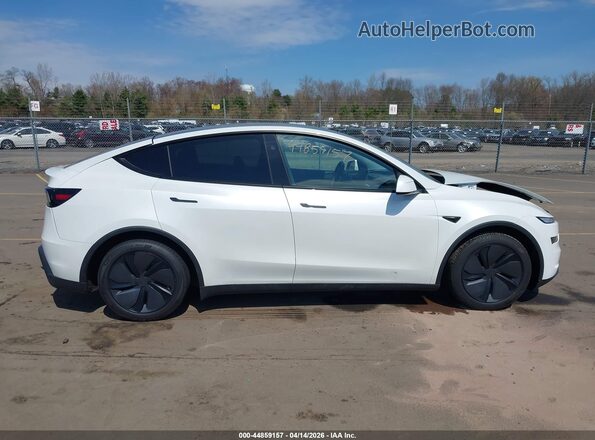 7SAYGDEE1TA378554 2026 TESLA MODEL Y White Սալոնի հետևի տեսք
