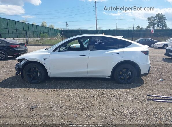 7SAYGDEE1TA484342 2026 TESLA MODEL Y White სალონის 360-გრადუსიანი ხედი
