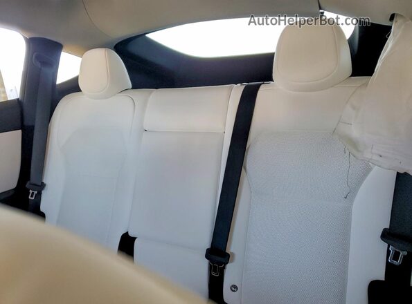 7SAYGDEE1TF541867 2026 TESLA MODEL Gray Rear seats view