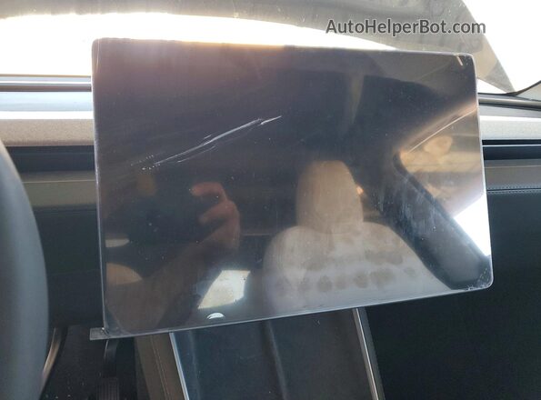7SAYGDEE1TF541867 2026 TESLA MODEL Gray Instrument cluster view