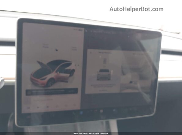 7SAYGDEE2PA065809 2023 TESLA MODEL Y Red Widok tylnych siedzeń