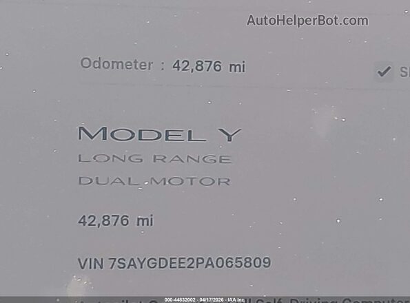 7SAYGDEE2PA065809 2023 TESLA MODEL Y Red Widok wnętrza 360 stopni